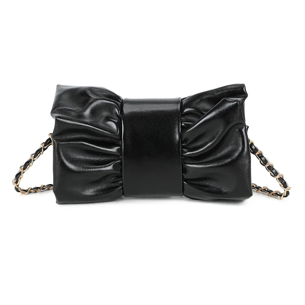 Vue de dos de la pochette La Diva noir, pour apprécier sa forme de nœud sous tous les angles – réf. DQ-37006
