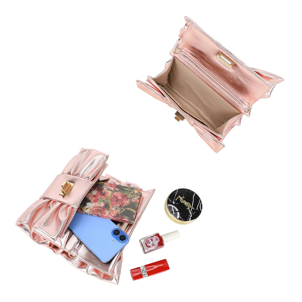 Intérieur de La Diva rose : deux compartiments pour smartphone, poudrier et rouge à lèvres – réf. DQ-37006