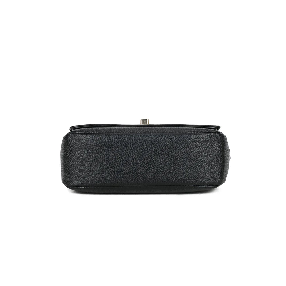 Vue du dessous du La Divine noir, format compact de 24 × 8 cm en simili cuir grainé – réf. R-2050
