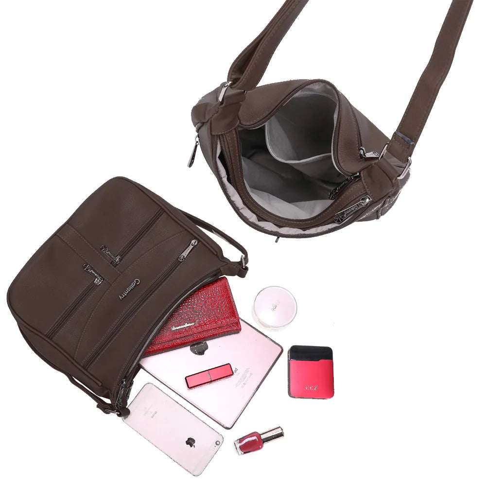 Intérieur de La Elya café : plusieurs compartiments pour ranger téléphone, carnet et petits accessoires – réf. Z-83001
