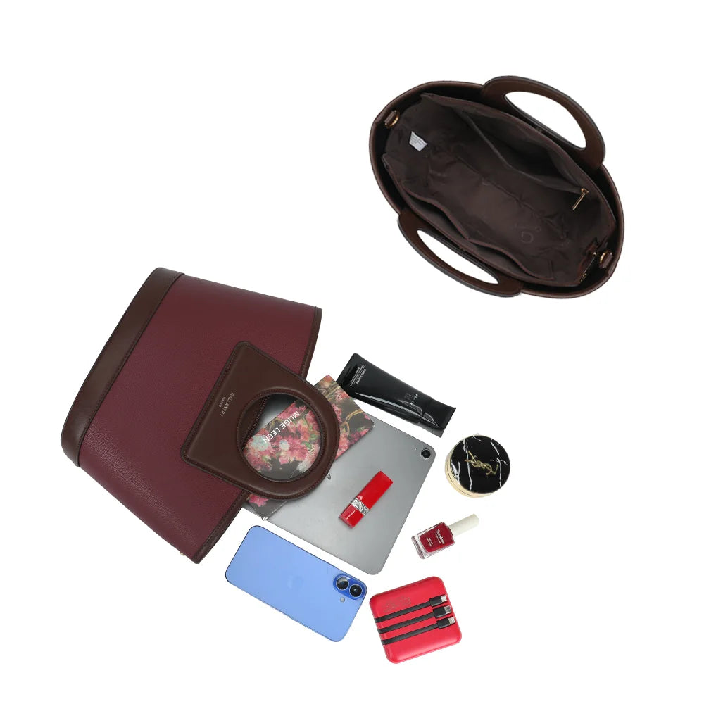 Intérieur du sac La Eulalie bordeaux avec poches plaquées pour ranger téléphone et essentiels – réf. DQ-8737