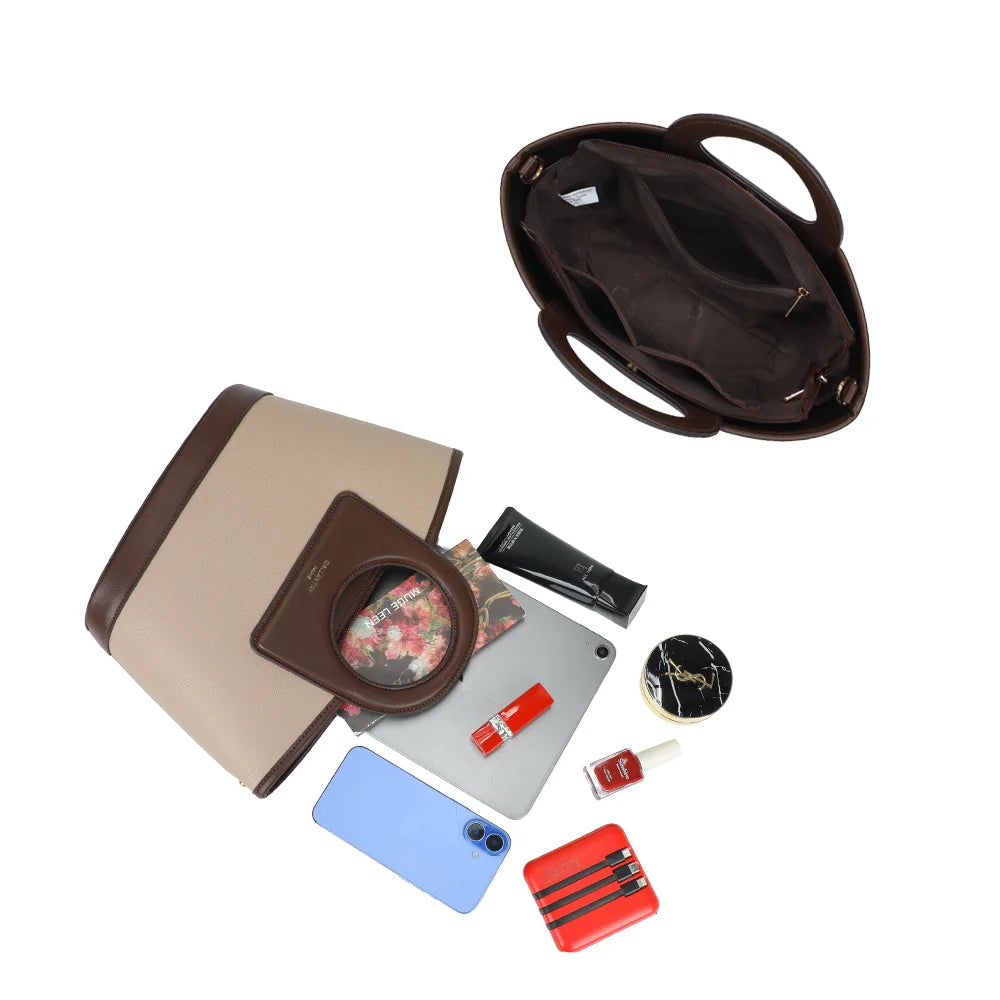 Intérieur du sac La Eulalie taupe/coffee avec poches plaquées pour ranger téléphone et essentiels – réf. DQ-8737