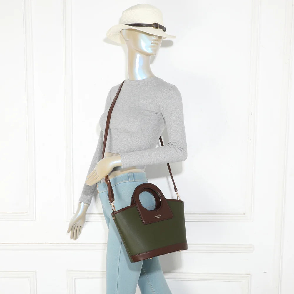 Sac à main femme La Eulalie vert foncé porté à la main grâce à son anse ronde découpée – réf. DQ-8737