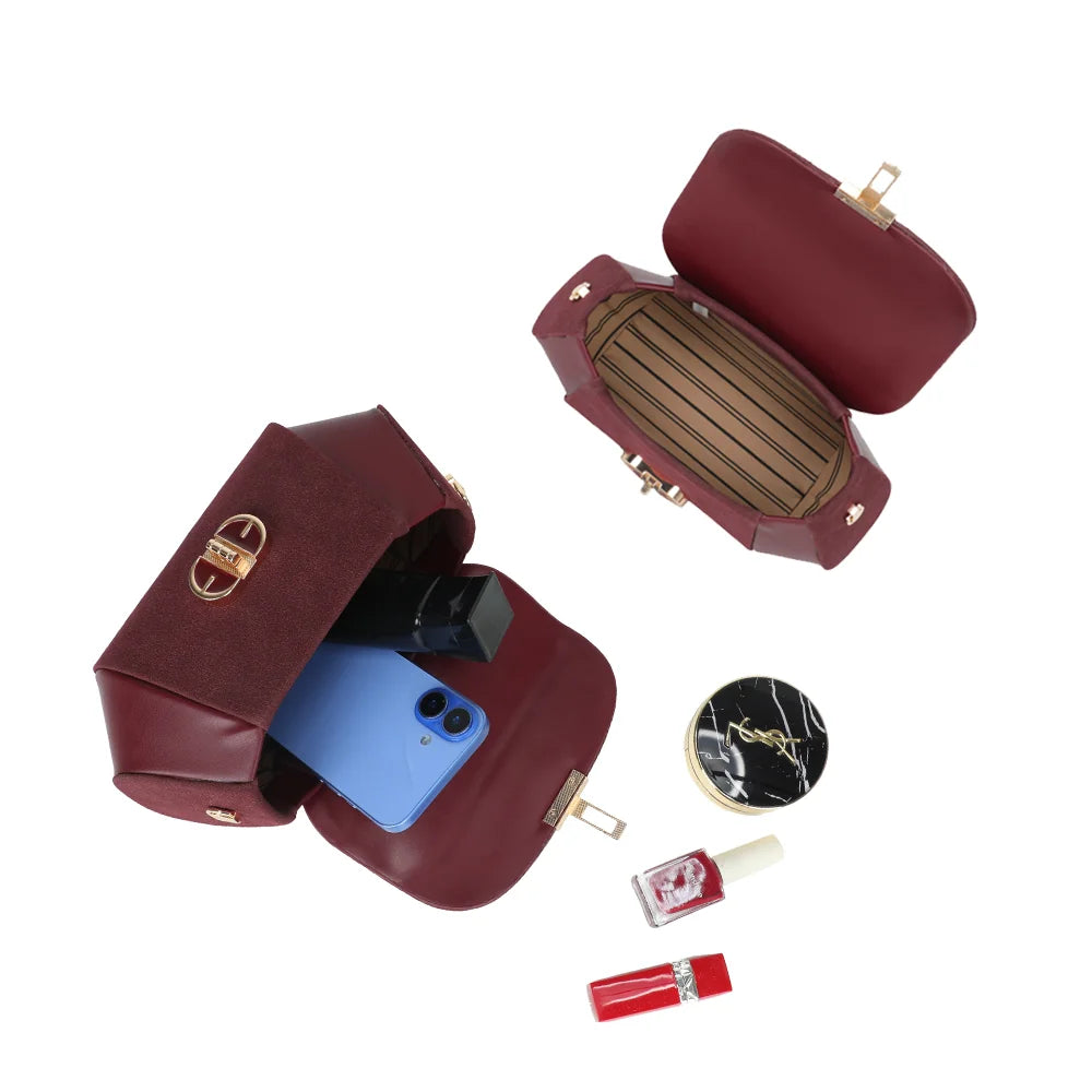 Intérieur du La Evana bordeaux : un compartiment principal pour téléphone, poudrier et rouge à lèvres – réf. YL-26008-1