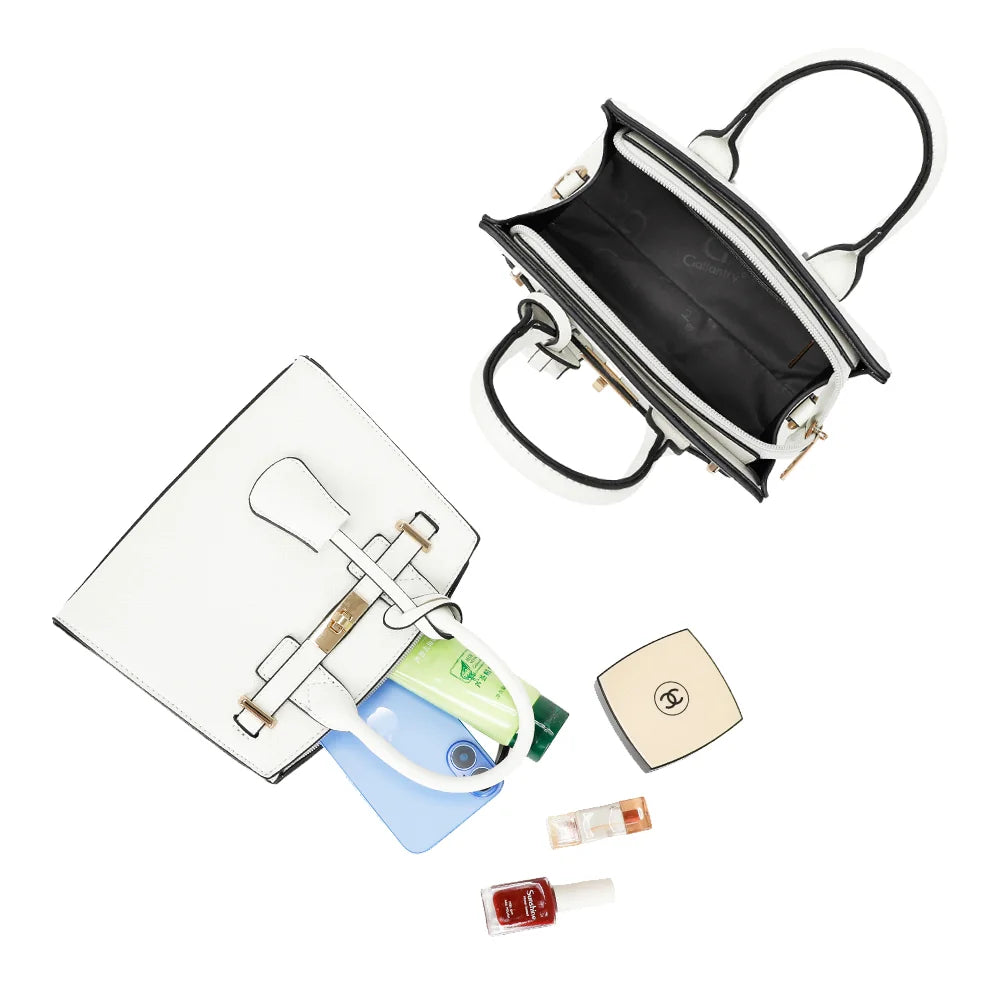 Intérieur de La Giulia blanc : fermeture zippée, poche zippée et doublure synthétique – réf. KJ-62045