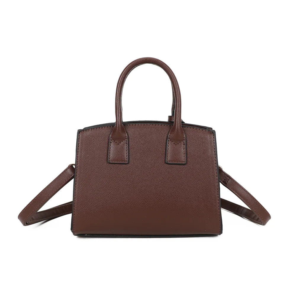 Dos du sac La Giulia café, ligne épurée et deux anses courtes assorties – réf. KJ-62045