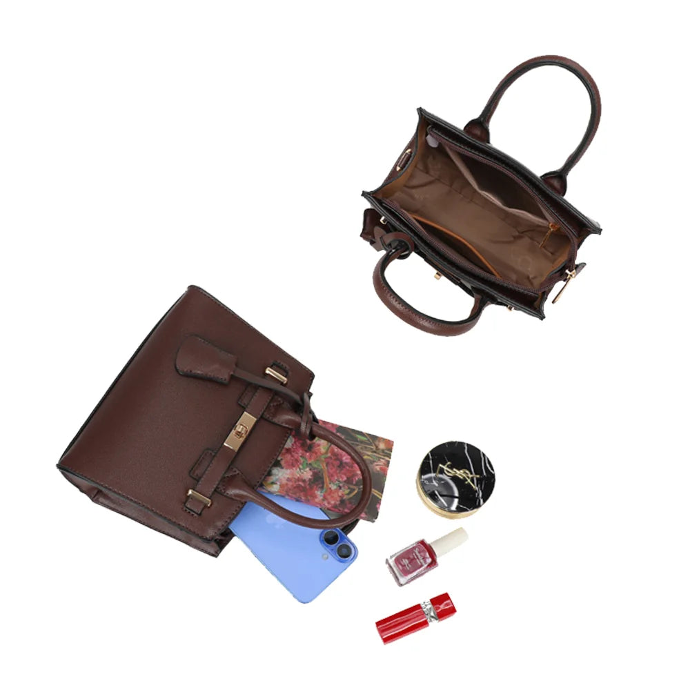 Intérieur de La Giulia café : fermeture zippée, poche zippée et doublure synthétique – réf. KJ-62045