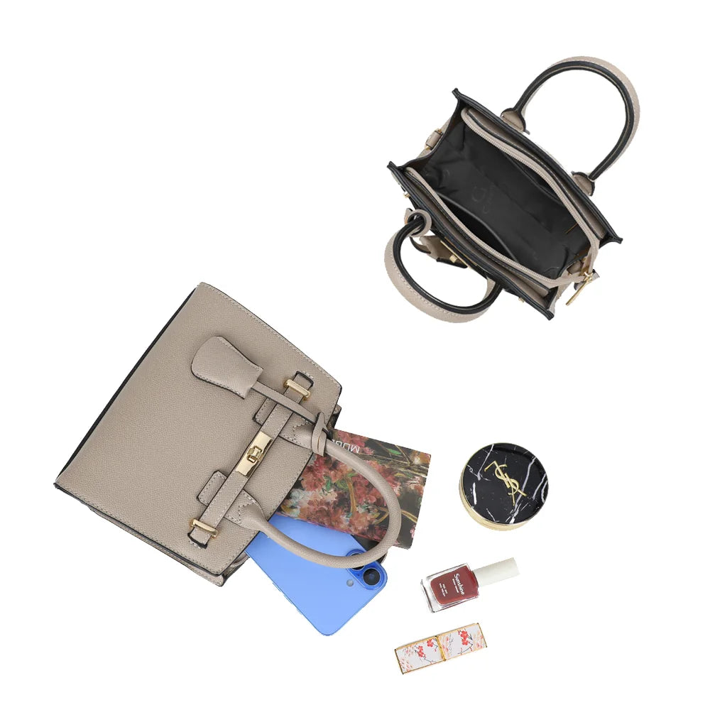 Intérieur de La Giulia taupe : fermeture zippée, poche zippée et doublure synthétique – réf. KJ-62045