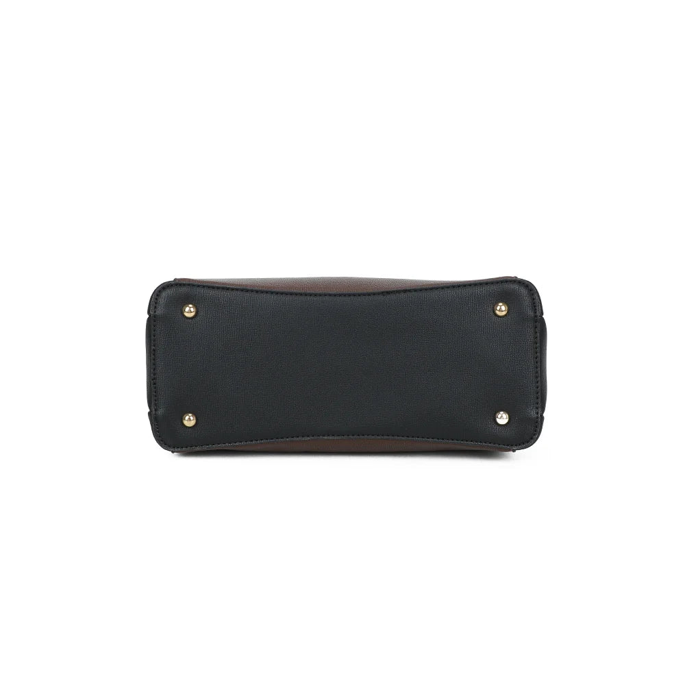 Dessous de La Ismérie café : base plate et structurée qui garde le sac bien droit – réf. DQ-8634-1