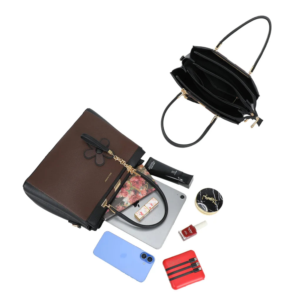 Intérieur de La Ismérie café : compartiments pour ranger téléphone, maquillage et petite tablette – réf. DQ-8634-1