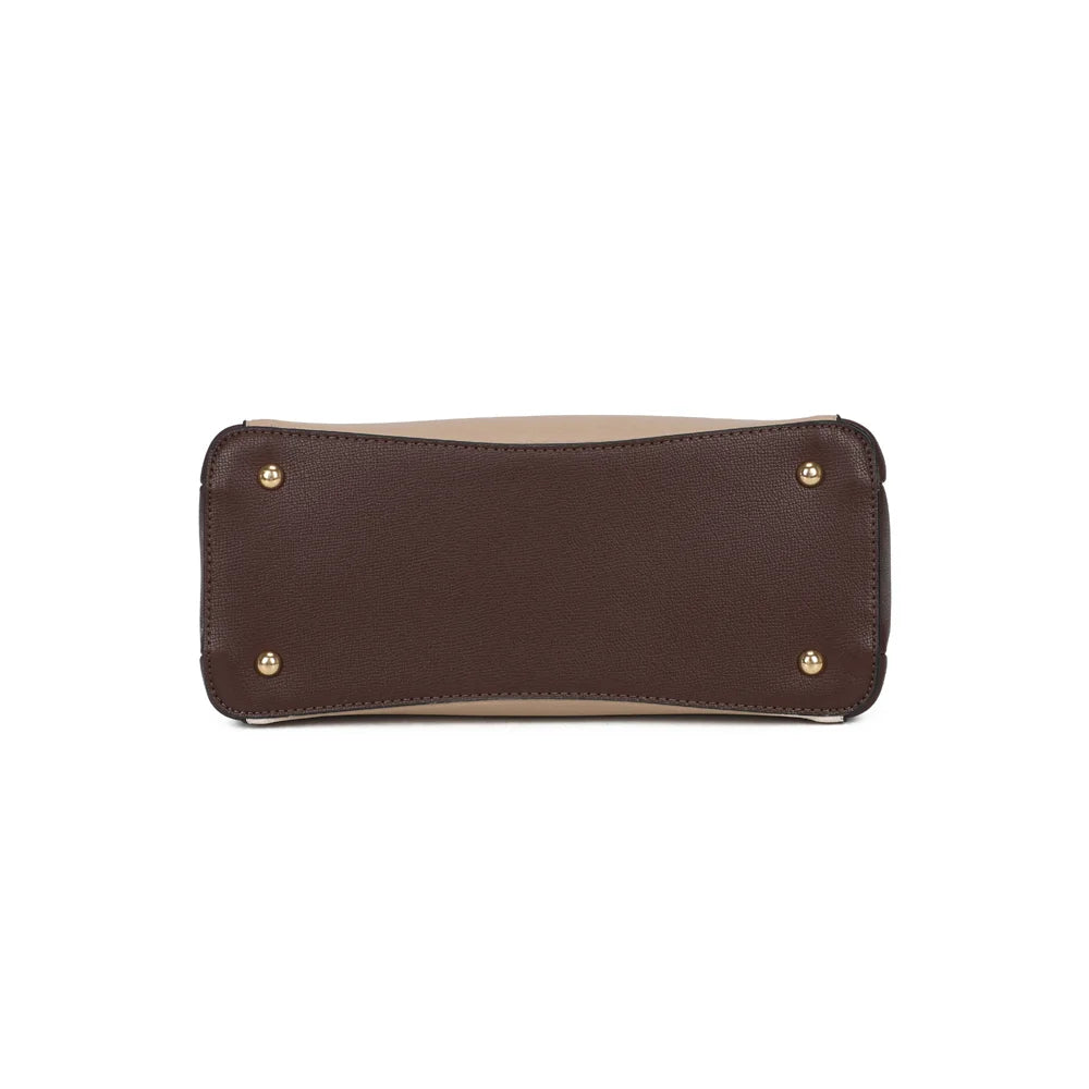 Dessous de La Ismérie taupe/coffee : base plate et structurée qui garde le sac bien droit – réf. DQ-8634-1
