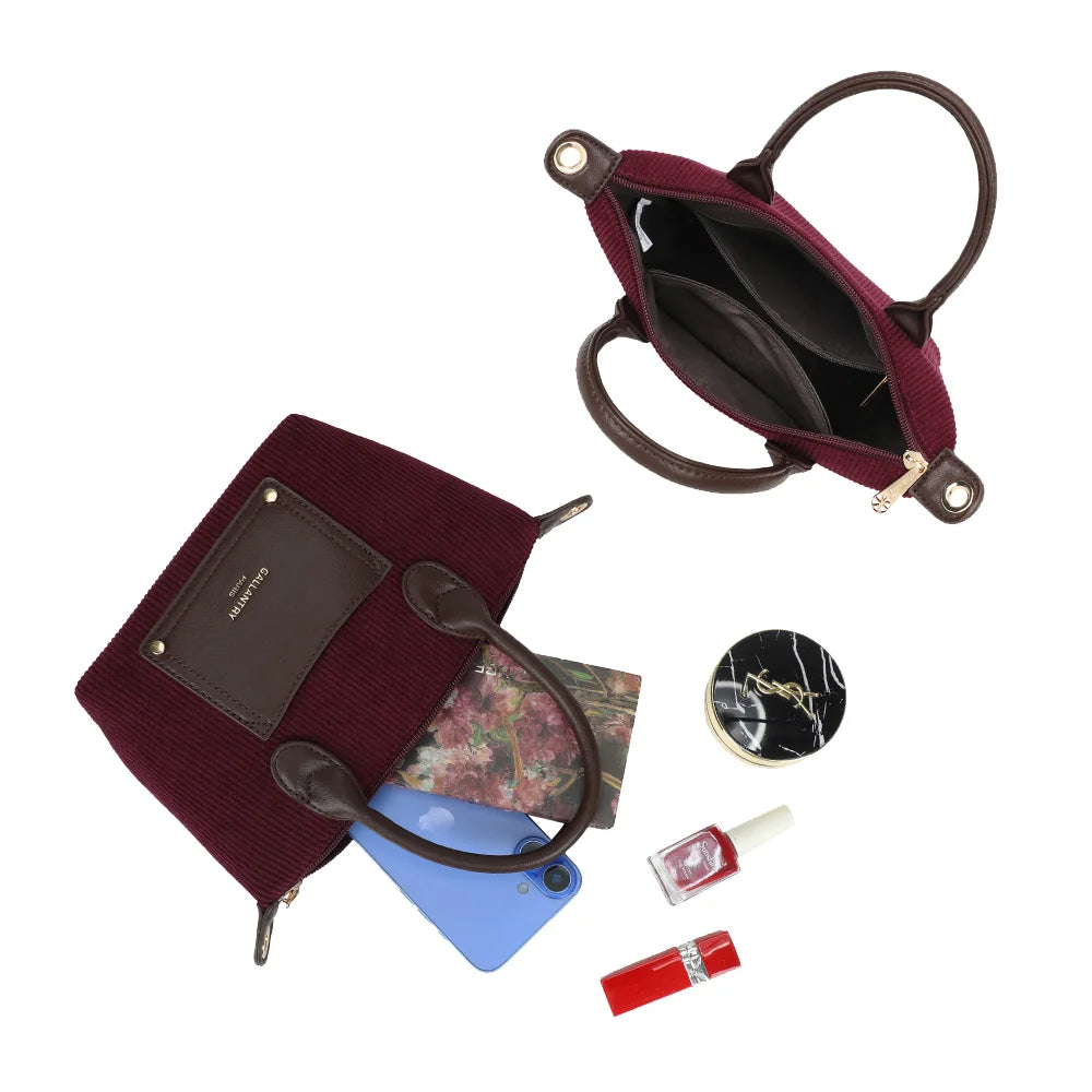 Intérieur zippé de La Léandra bordeaux : un compartiment pour téléphone, clés et rouge à lèvres – réf. Z-05-8