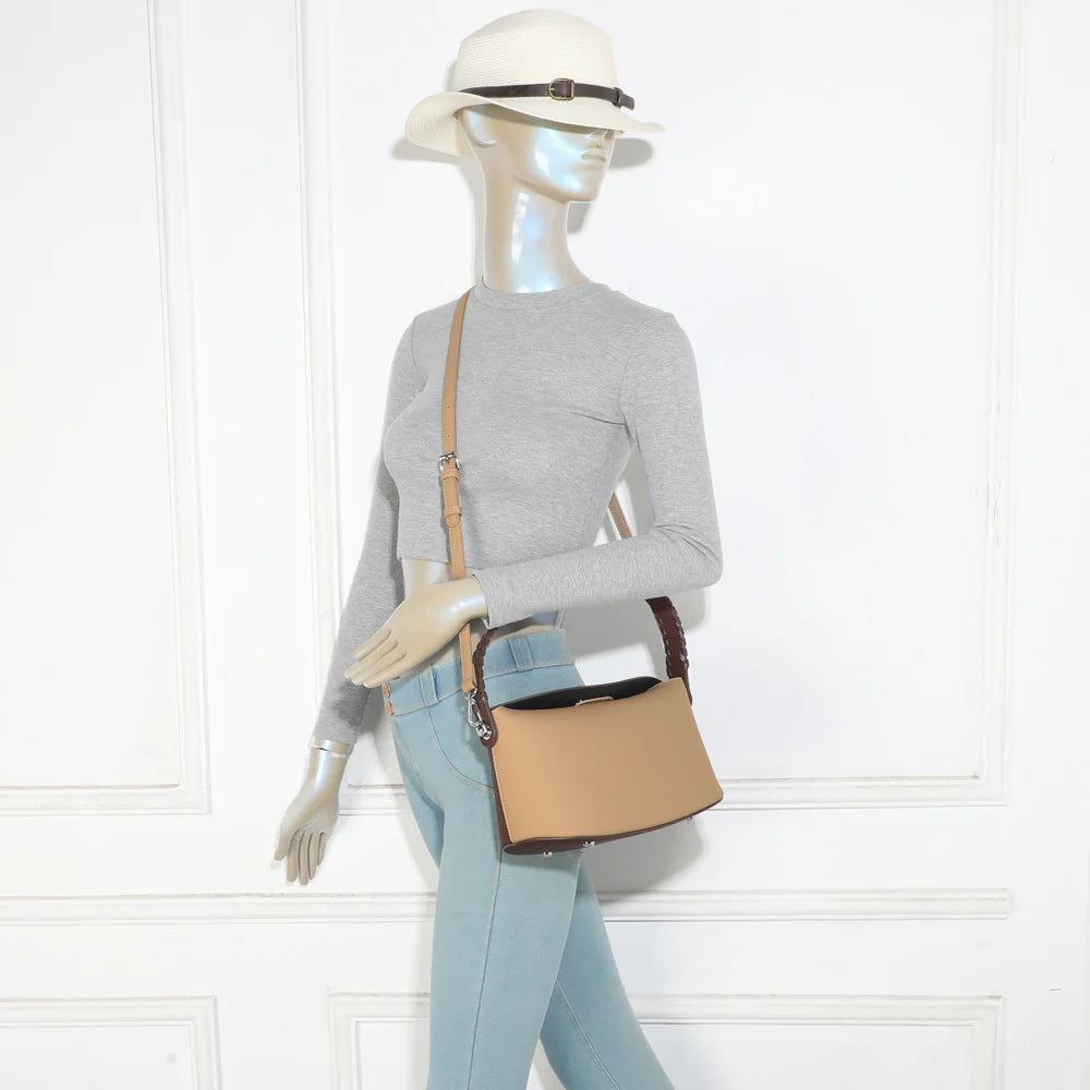 Sac à main femme La Lison taupe/coffee porté à la main ou en bandoulière, format compact et élégant – réf. LS-76010