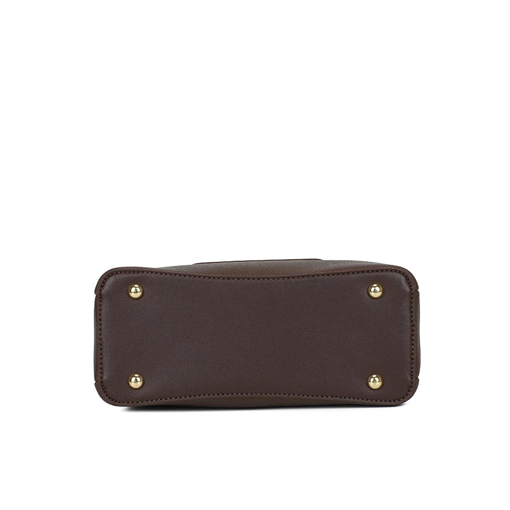 Dessous du sac La Lorenza café, base plate qui lui permet de tenir droit – réf. DQ-8655-5