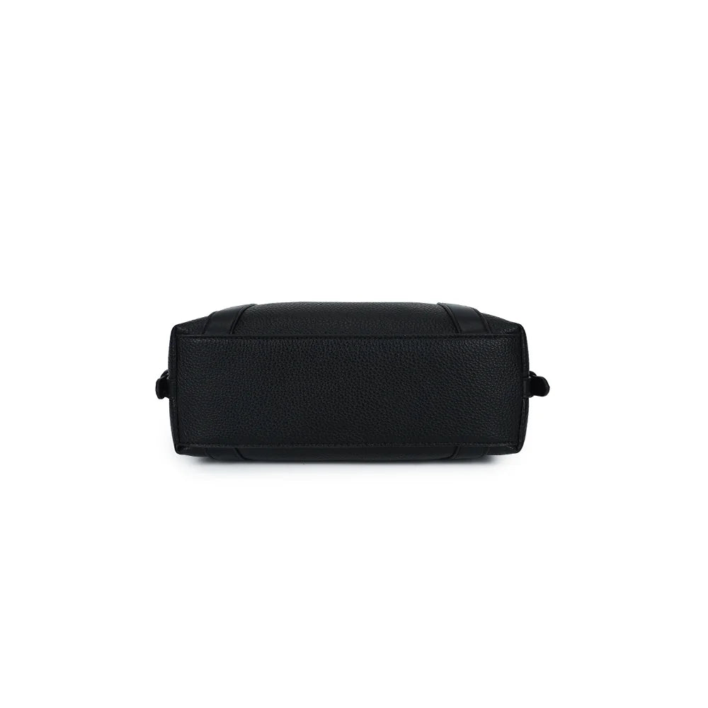 Dessous du sac La Lucia noir, format compact de 27 × 10 cm pour les essentiels – réf. R-2060