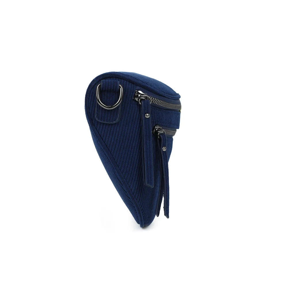 Profil de La Maddy bleu foncé : format compact de 10 cm de profondeur et anneau en D métallique – réf. Z-83051-10