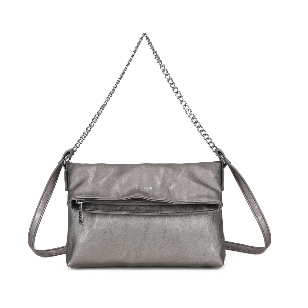Sac bandoulière femme La Marilou argent à rabat, anse chaîne argentée et bandoulière – Gallantry Paris – réf. Z-83096