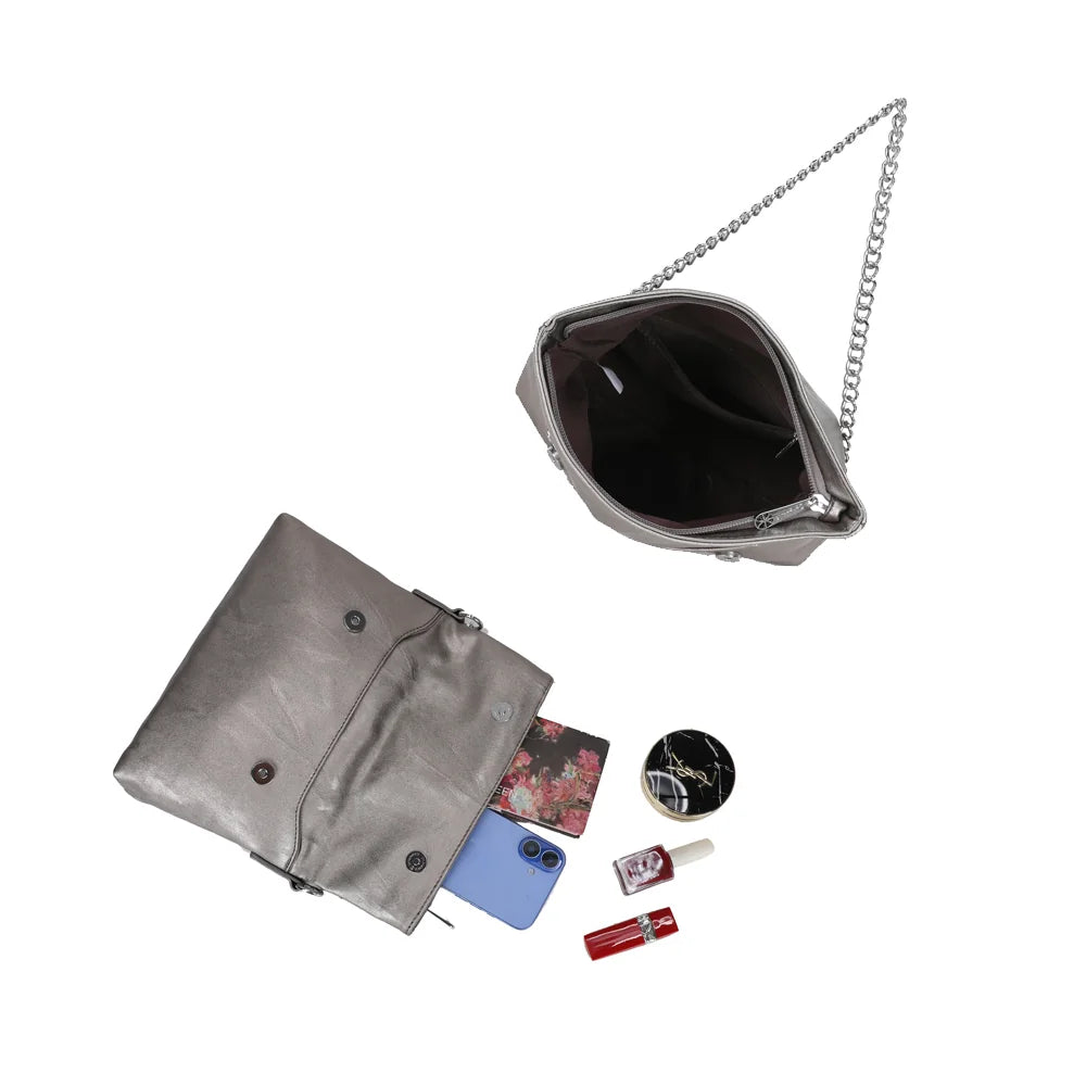 Intérieur de La Marilou argent : compartiment zippé et rabat à pressions, téléphone inclus – réf. Z-83096