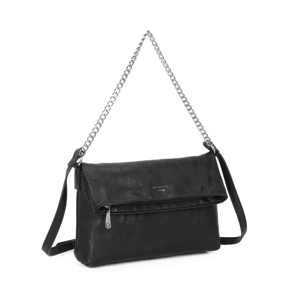 La Marilou noir vue de trois quarts : rabat replié, zip apparent et chaîne argentée – réf. Z-83096