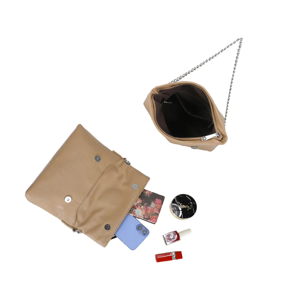 Intérieur de La Marilou taupe : compartiment zippé et rabat à pressions, téléphone inclus – réf. Z-83096