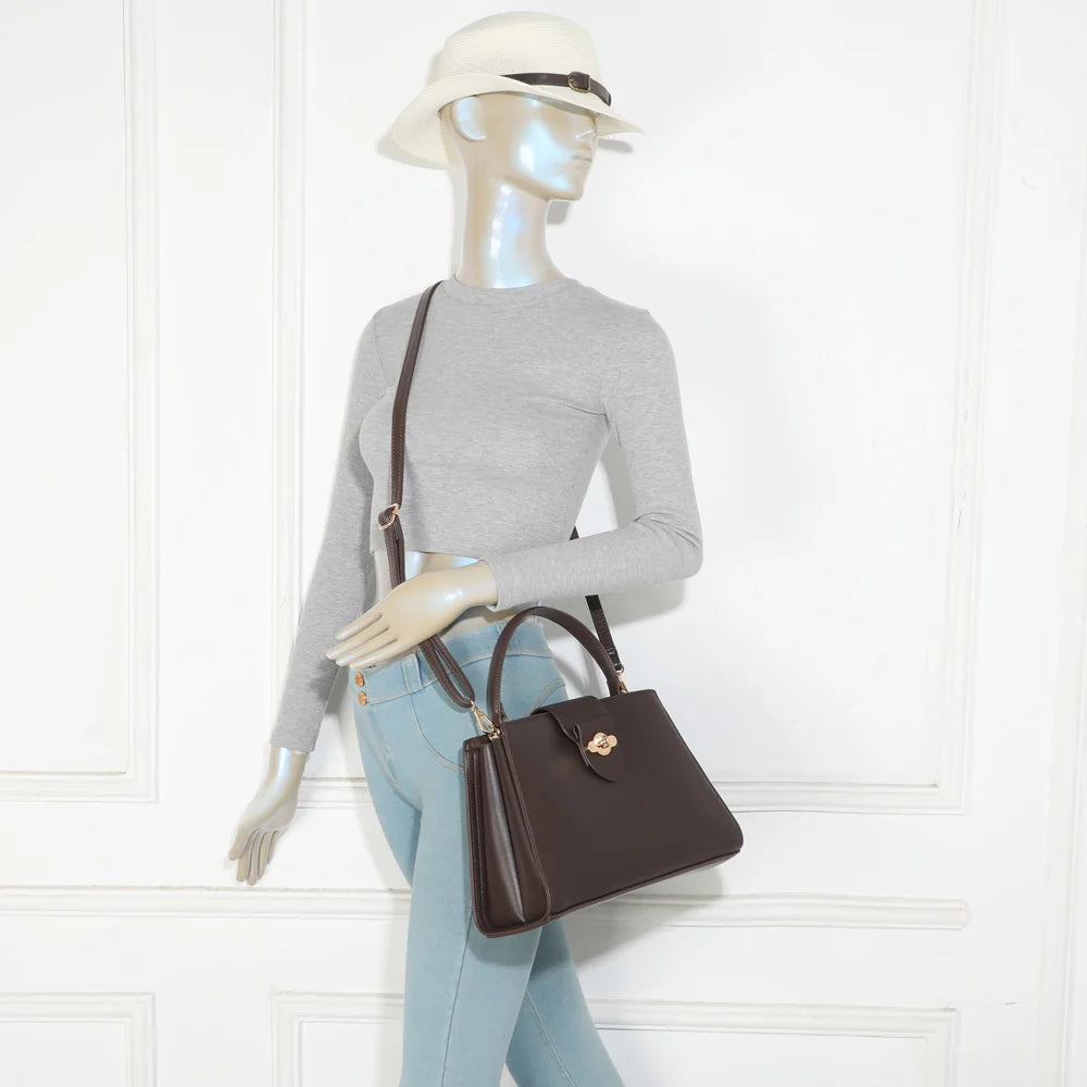 Sac à main femme La Maristella café porté à la main ou avec sa bandoulière amovible – réf. LS-76005