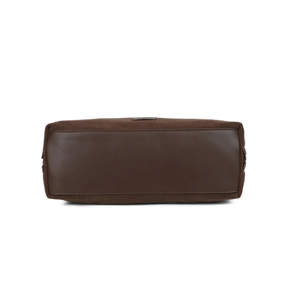 Vue de dessous de La Mélodie coloris café, pour apprécier la profondeur généreuse du sac – réf. JC-53010