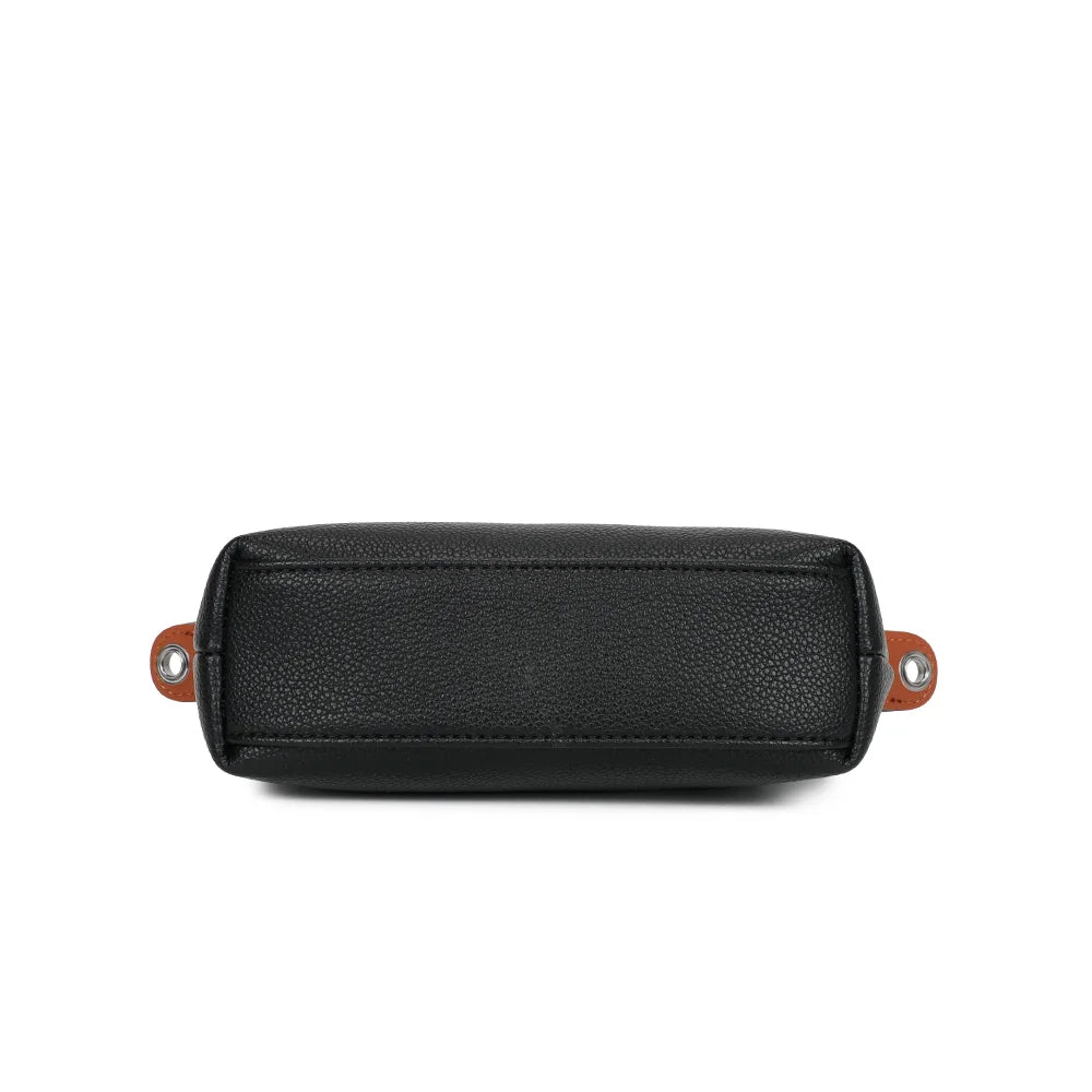 Dessous de La Minette noir : fond en simili cuir grainé assorti au reste du petit sac – réf. A-9112