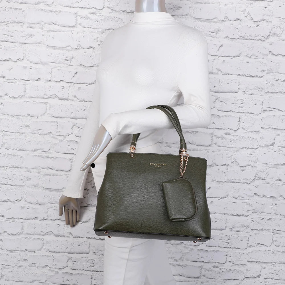 Sac à main femme La Modena vert foncé porté à la main, avec sa pochette assortie – réf. G-7347