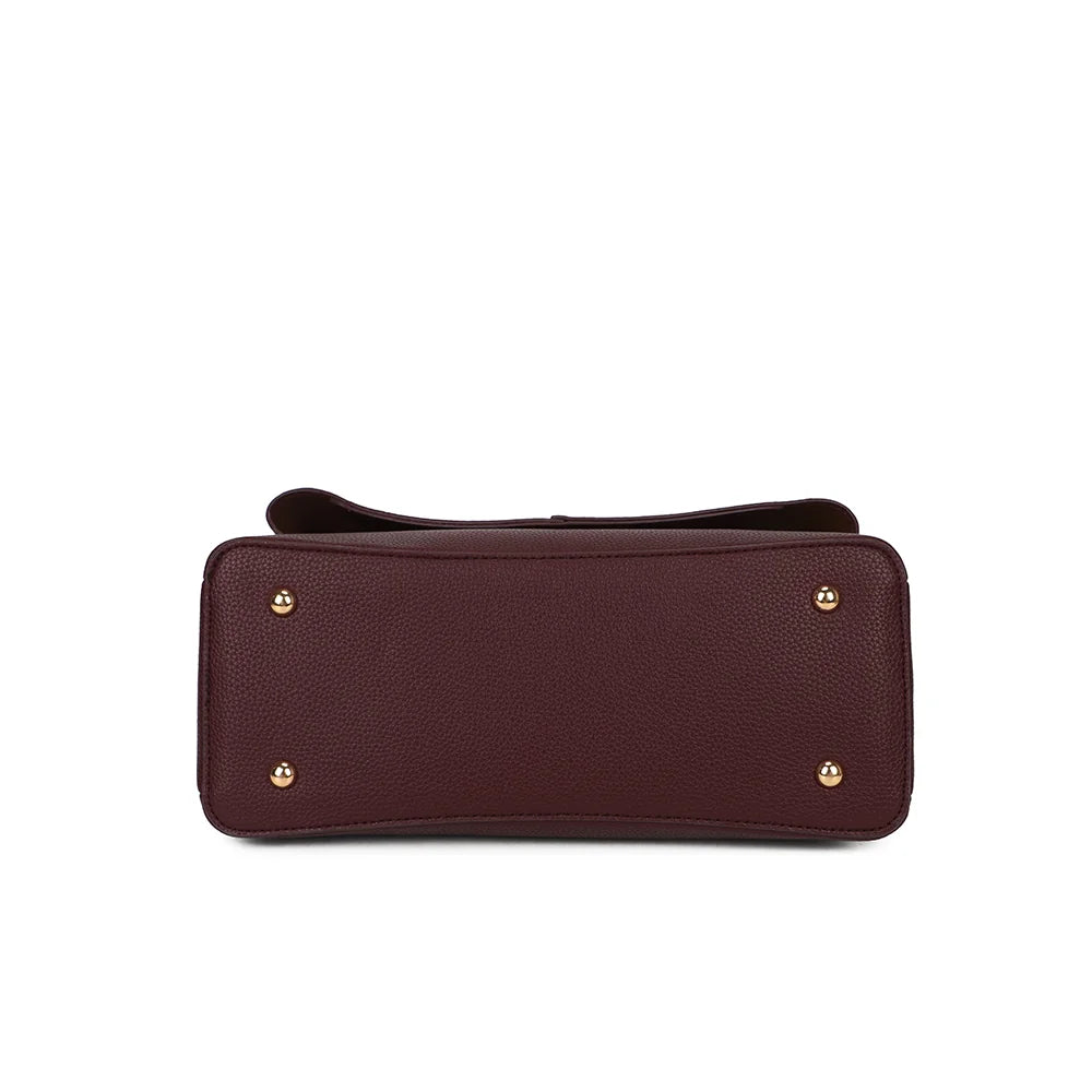 Vue du dessous du sac La Monna bordeaux, en simili cuir grainé vegan à la tenue structurée – réf. R-2057