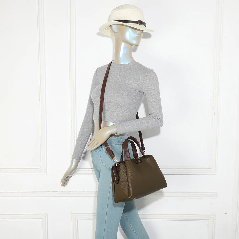 Sac à main femme La Montaigne vert foncé porté à la main, allure chic au quotidien – réf. M-9458-1