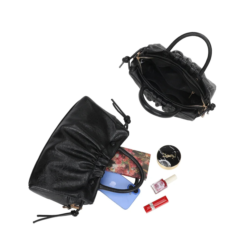 Intérieur de La Mylane noir : compartiment zippé et poches intérieures pour s’organiser – réf. DQ-8739-1