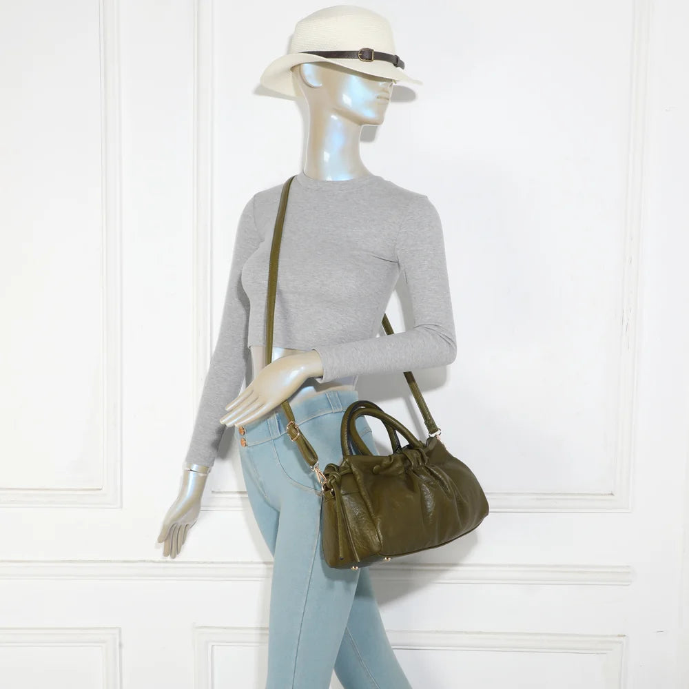 Sac à main femme La Mylane vert foncé porté, anses courtes ou bandoulière amovible – réf. DQ-8739-1