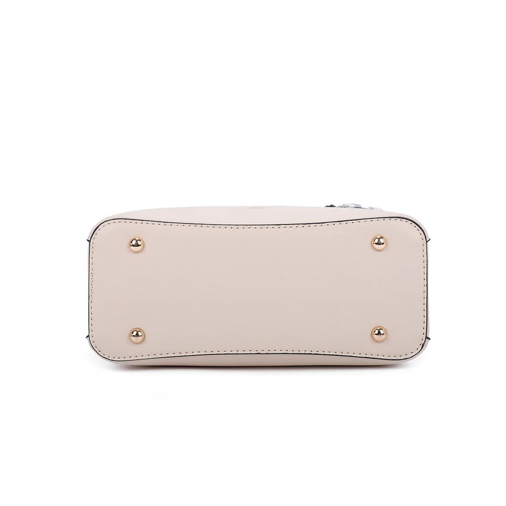 Dessous de La Mystérieuse beige, sac à main de 26 × 11 × 20 cm – réf. DQ-8629