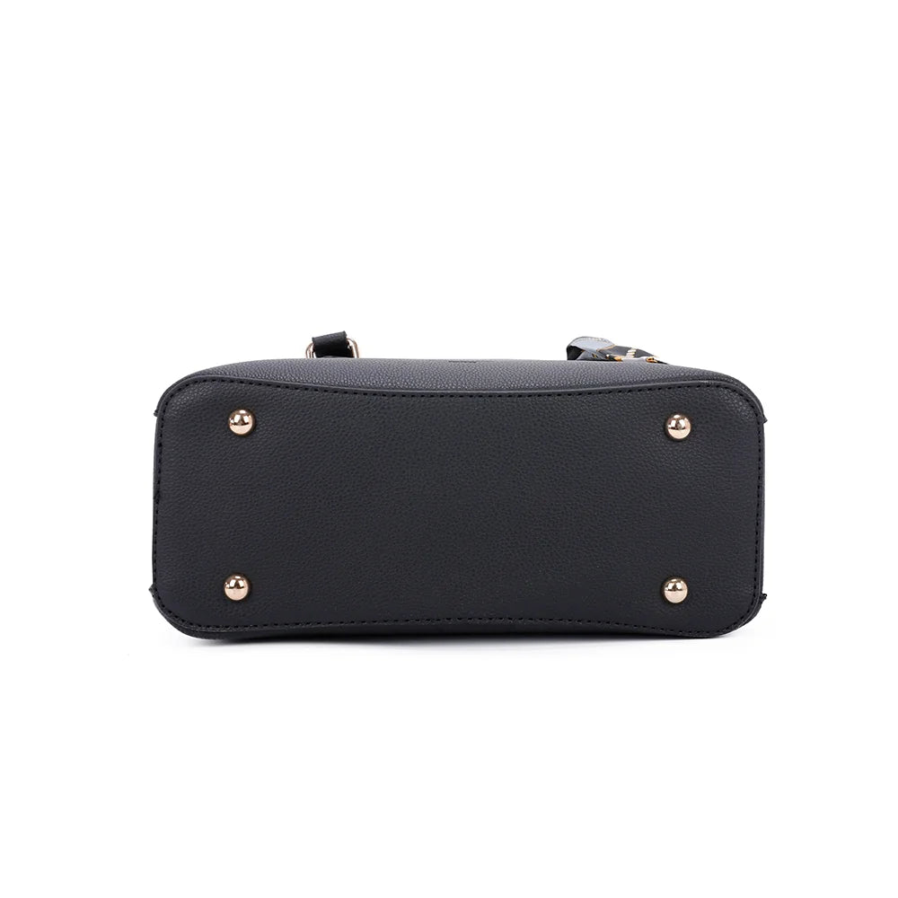 Dessous de La Mystérieuse noir, sac à main de 26 × 11 × 20 cm – réf. DQ-8629