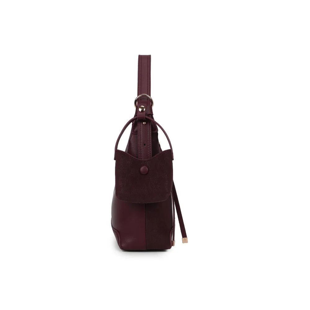 Profil de La Norya bordeaux : 10 cm de profondeur, cordons à embouts dorés et pochette amovible à l’attache – réf. A-9179