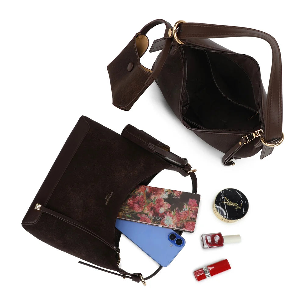 Intérieur de La Norya café : compartiment principal zippé et rangements pour téléphone et petits essentiels – réf. A-9179