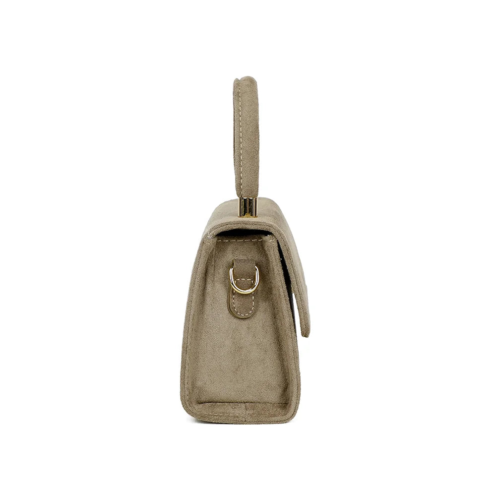 Profil de La Petite Élégante taupe foncé : 8 cm de profondeur et anneau doré pour la bandoulière – réf. HY-5406-5