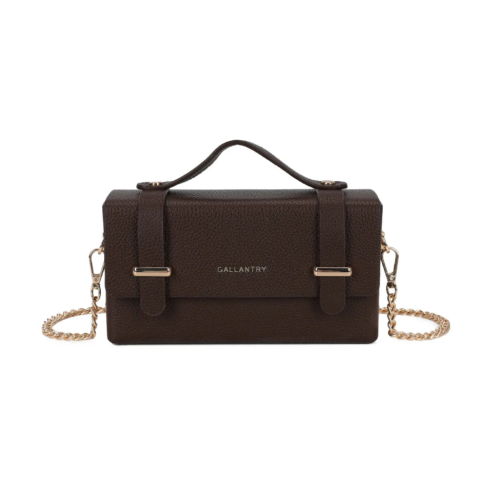Sac à main femme La Pomone en coffee, simili cuir grainé, pattes à barrettes dorées et logo – Gallantry Paris – réf. MW-24001-1