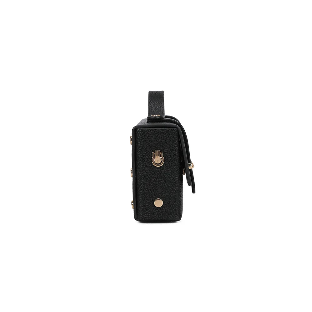 Profil de La Pomone en noir : format compact de 5 cm d’épaisseur et attache dorée pour la chaîne – réf. MW-24001-1