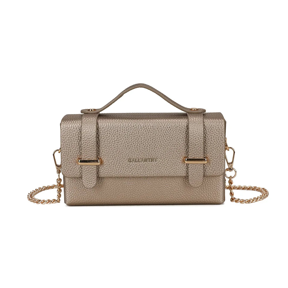Sac à main femme La Pomone en champagne, simili cuir grainé, pattes à barrettes dorées et logo – Gallantry Paris – réf. MW-24001-1