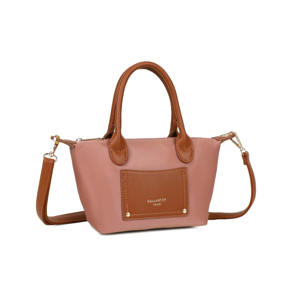 La Romane rose foncé vue de trois quarts : silhouette trapèze et pattes latérales cognac aux attaches dorées – réf. Z-05-6