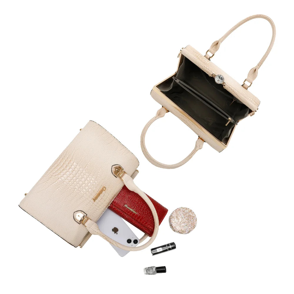 Intérieur doublé du sac La Rosalia beige, ouverture rigide et poche zippée pour les essentiels – réf. R-1714