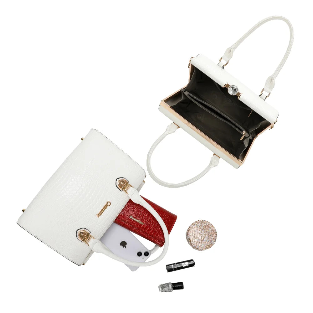 Intérieur doublé du sac La Rosalia blanc, ouverture rigide et poche zippée pour les essentiels – réf. R-1714
