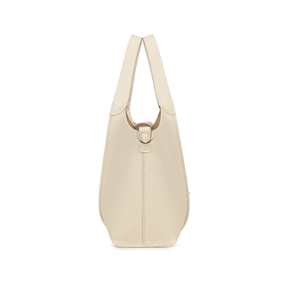 Profil de La Rosalie beige : anneau doré pour attacher la bandoulière amovible – réf. KJ-62095