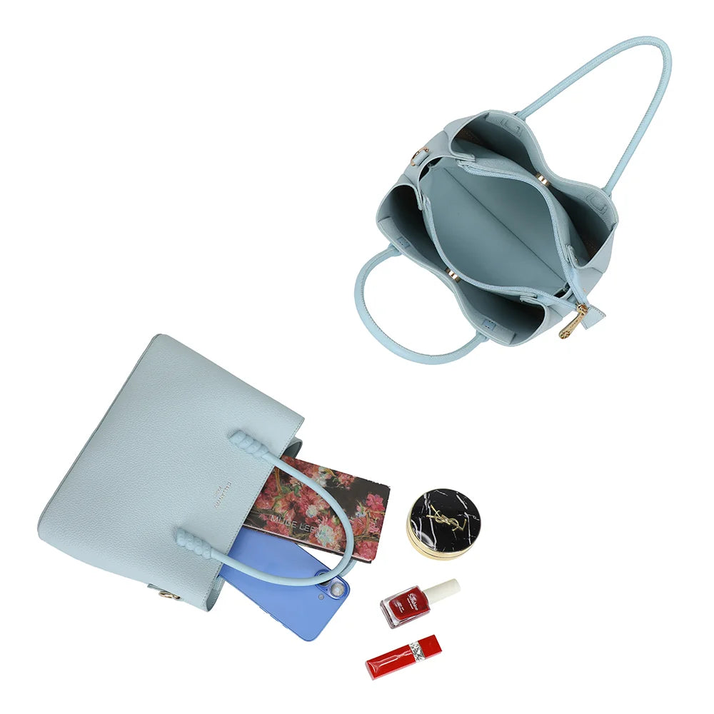 Intérieur de La Rosella bleu clair : plusieurs compartiments pour ranger vos essentiels – réf. DQ-8733