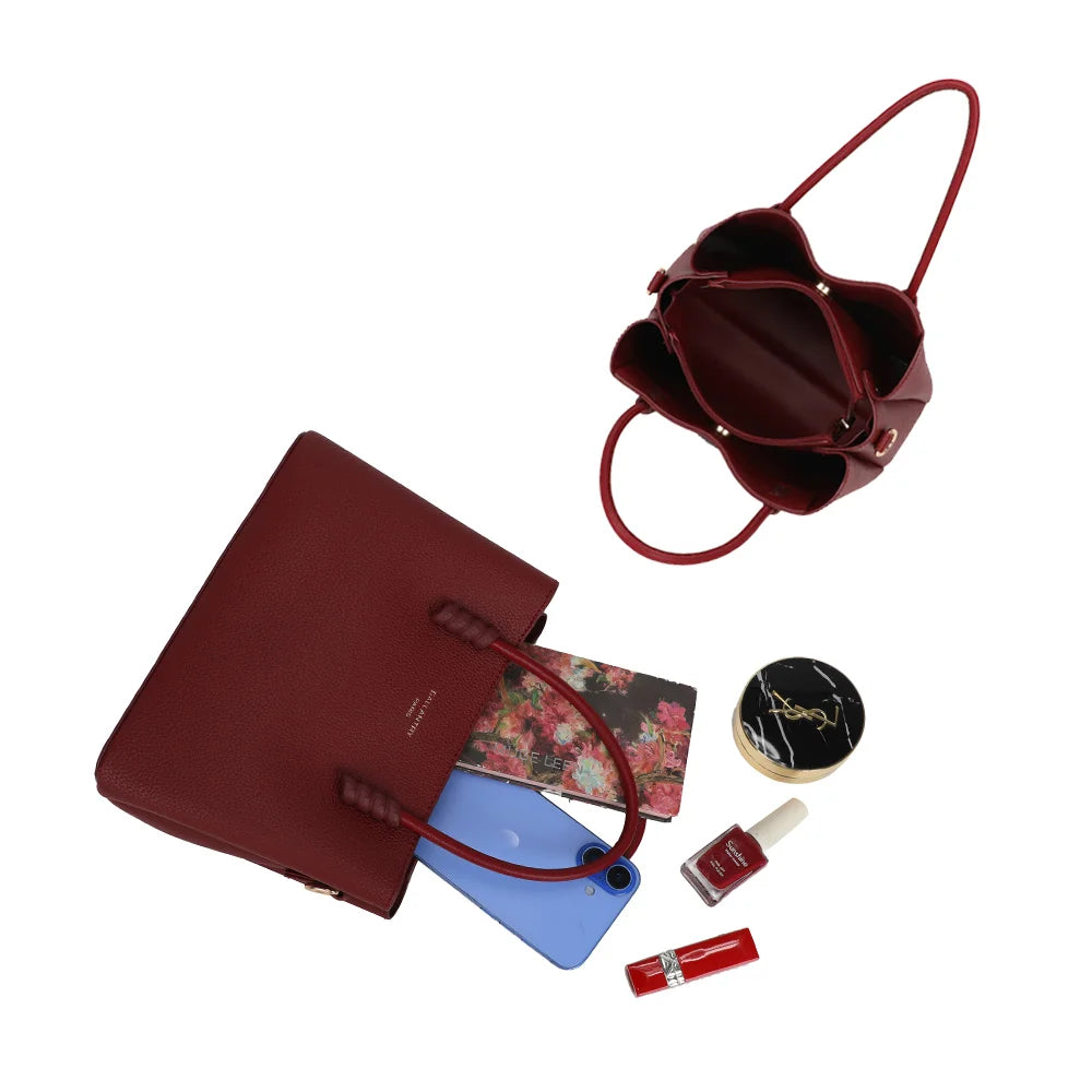 Intérieur de La Rosella bordeaux : plusieurs compartiments pour ranger vos essentiels – réf. DQ-8733