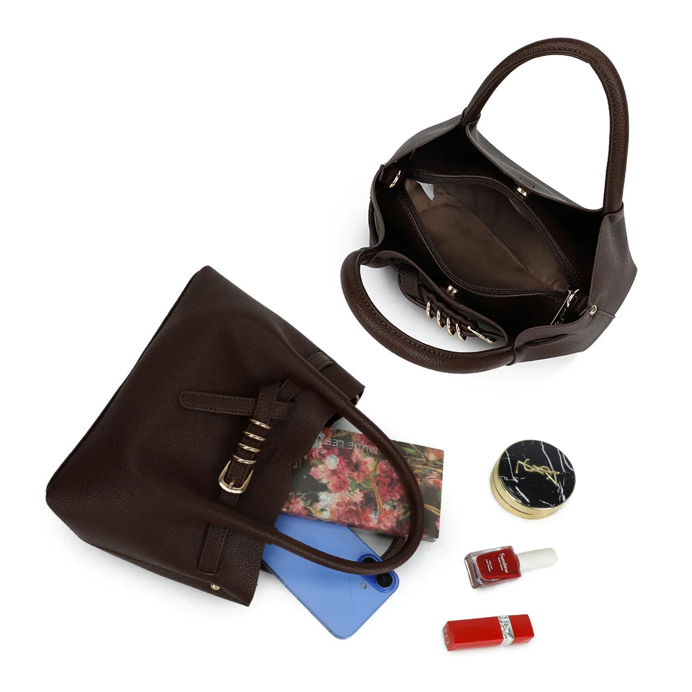 Intérieur zippé de La Séraphine café : téléphone, carnet et produits de beauté y trouvent leur place – réf. DQ-8732