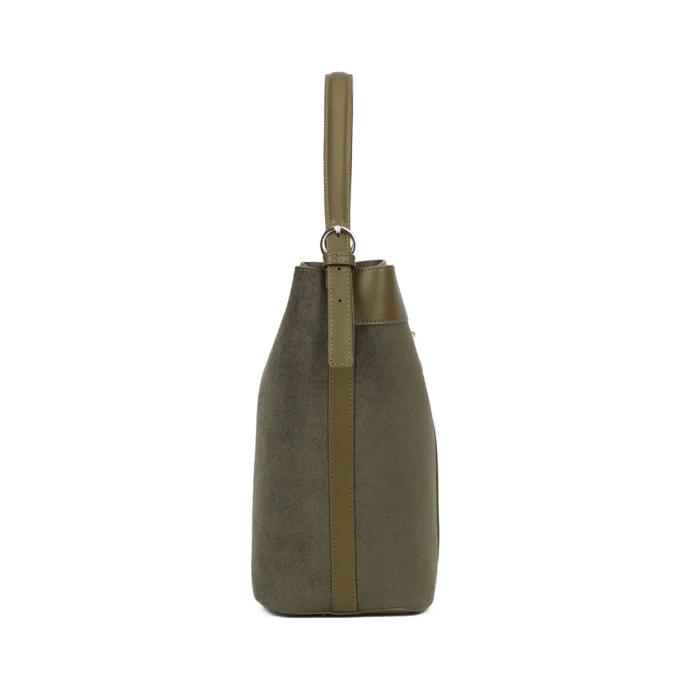 Profil de La Sibylle vert foncé : 14,5 cm de profondeur et attaches à boucles de l’anse d’épaule – réf. KJ-62105