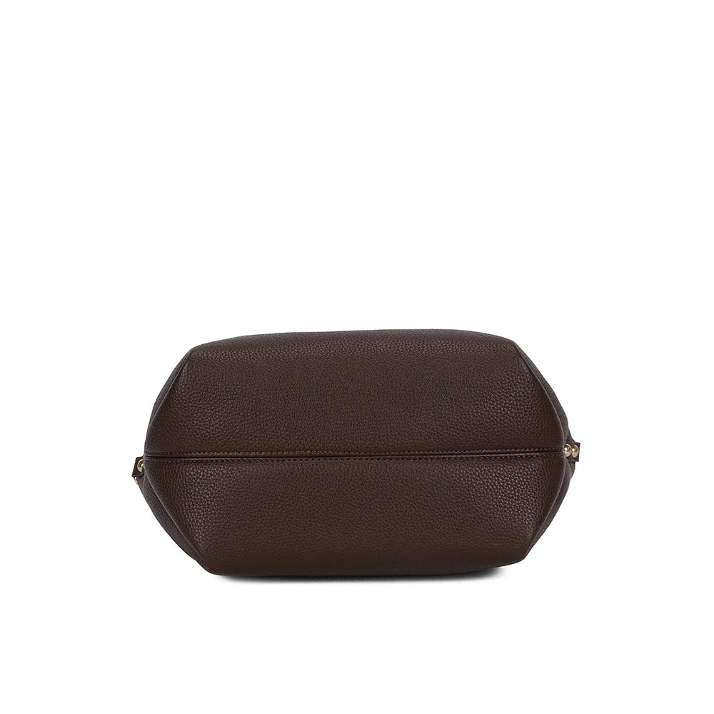 Dessous du sac La Théodora café, vue de la base en simili cuir grainé – réf. KJ-62082-4