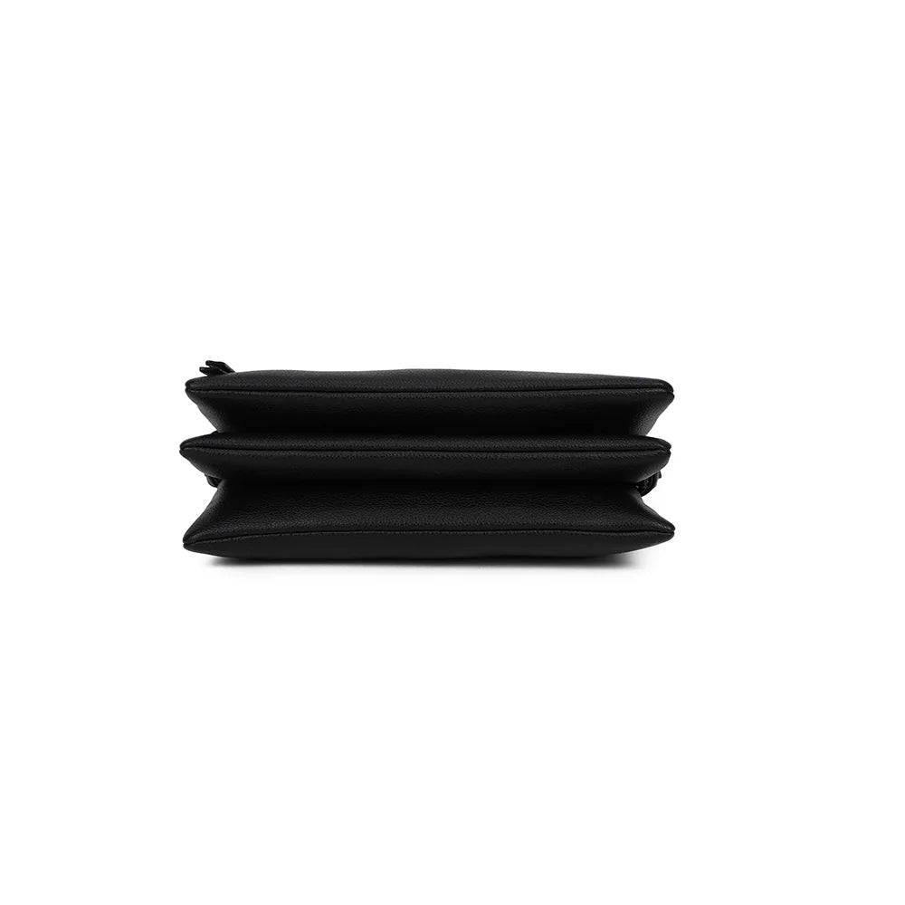 Dessous de La Vélane noir, simili cuir grainé aux coutures ton sur ton soignées – réf. A-9176